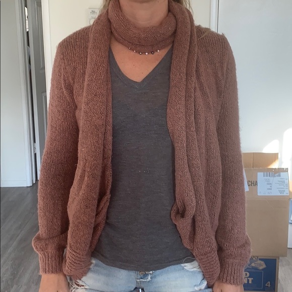 Rose/blush cardigan style sweater - Picture 3 of 5